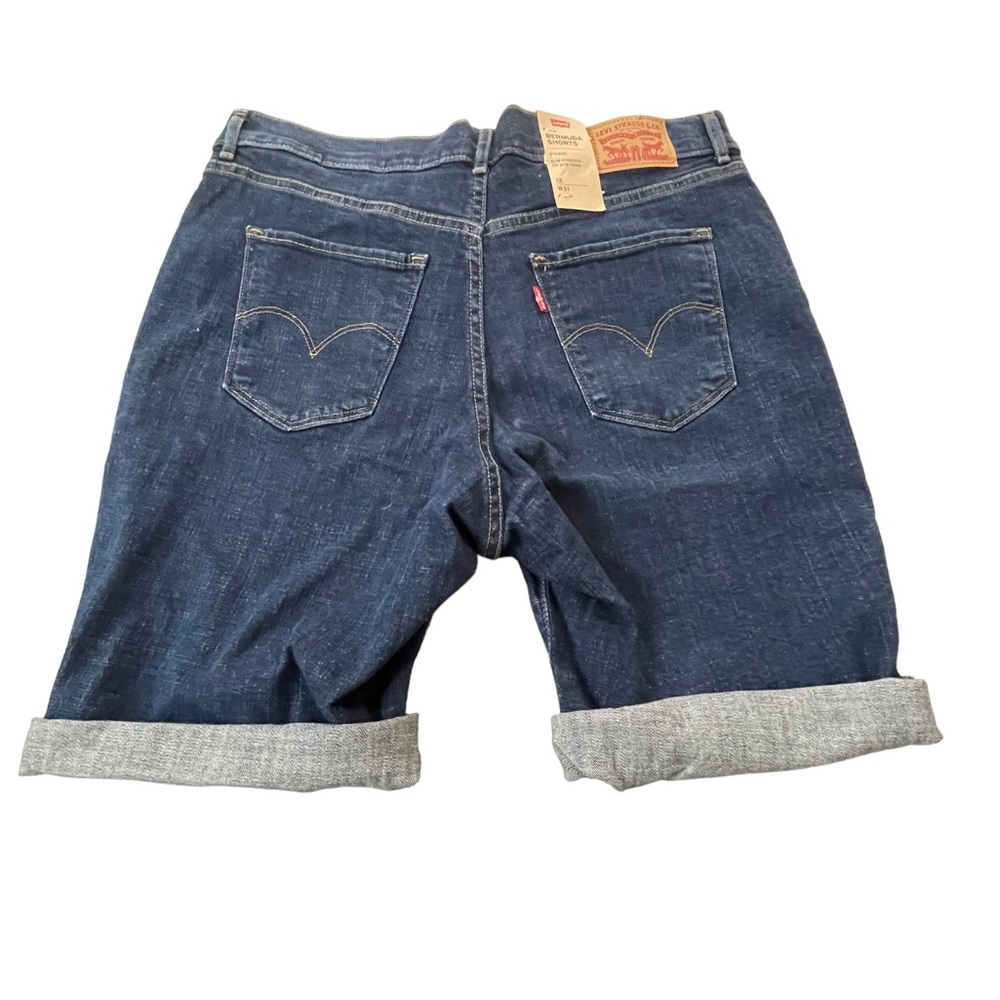 Levi’s Bermuda Shorts Size Waist 31 inseam 12
